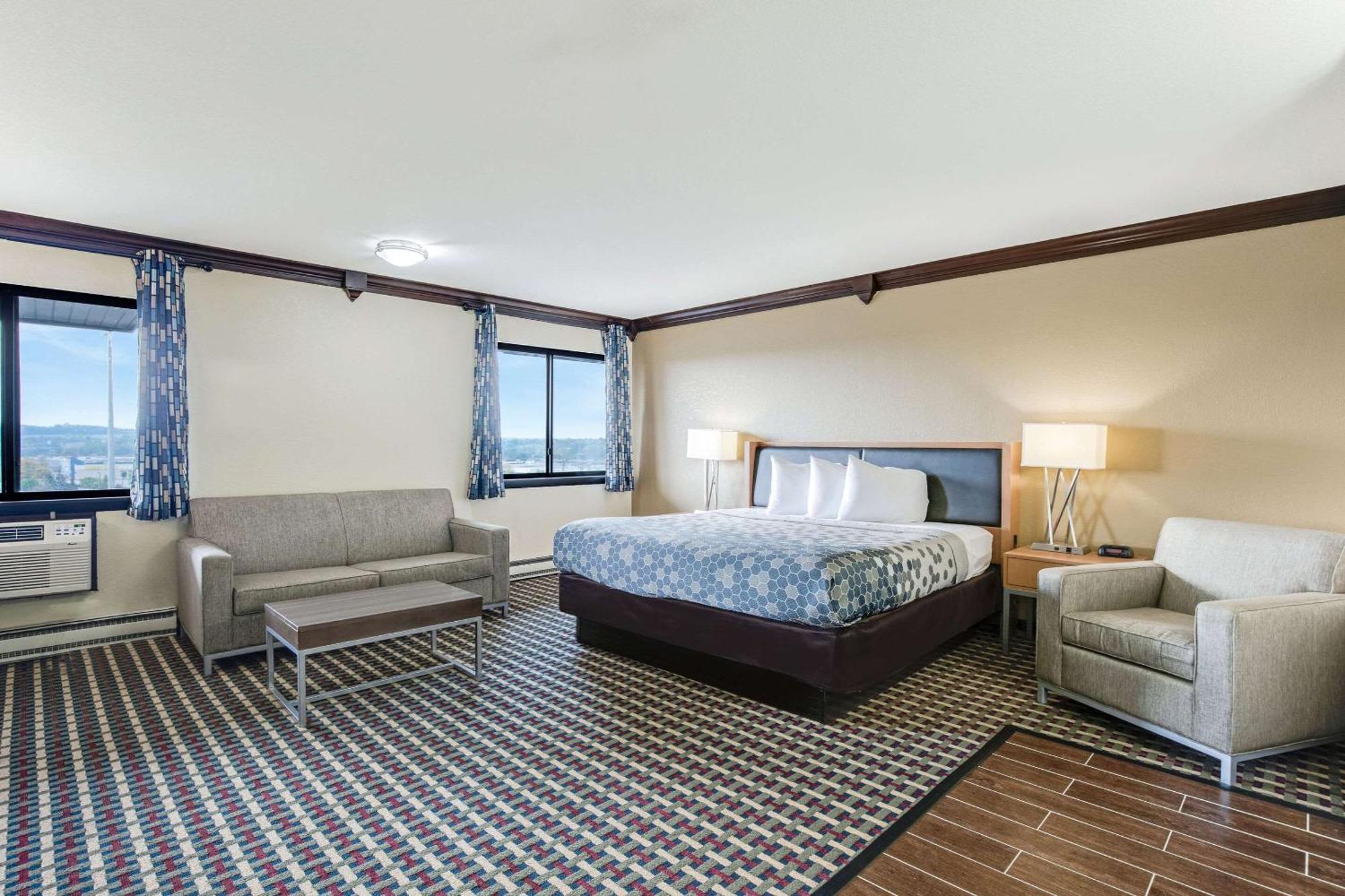 Lodge Econo Madison